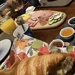 Sleep فندق مبيت وإفطار *